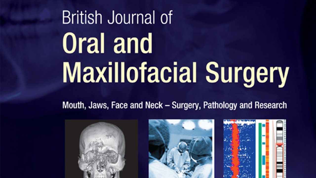 Tracheostomy or Delayed Extubation Following Maxillofacial Free Flap Surgery?